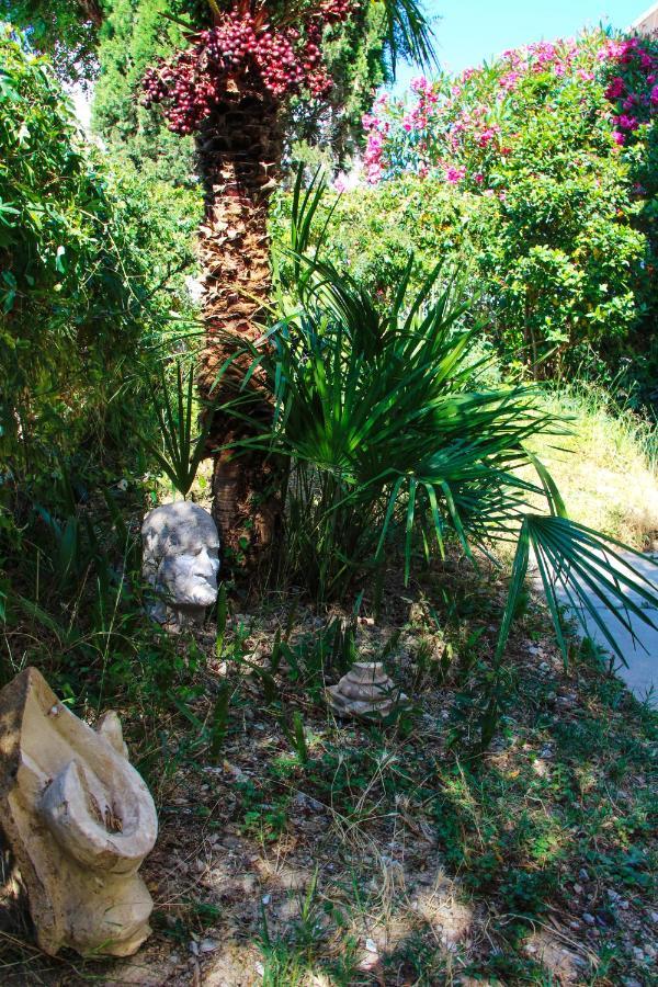 Olive Shade - Apartment Near The Beach Split Bagian luar foto