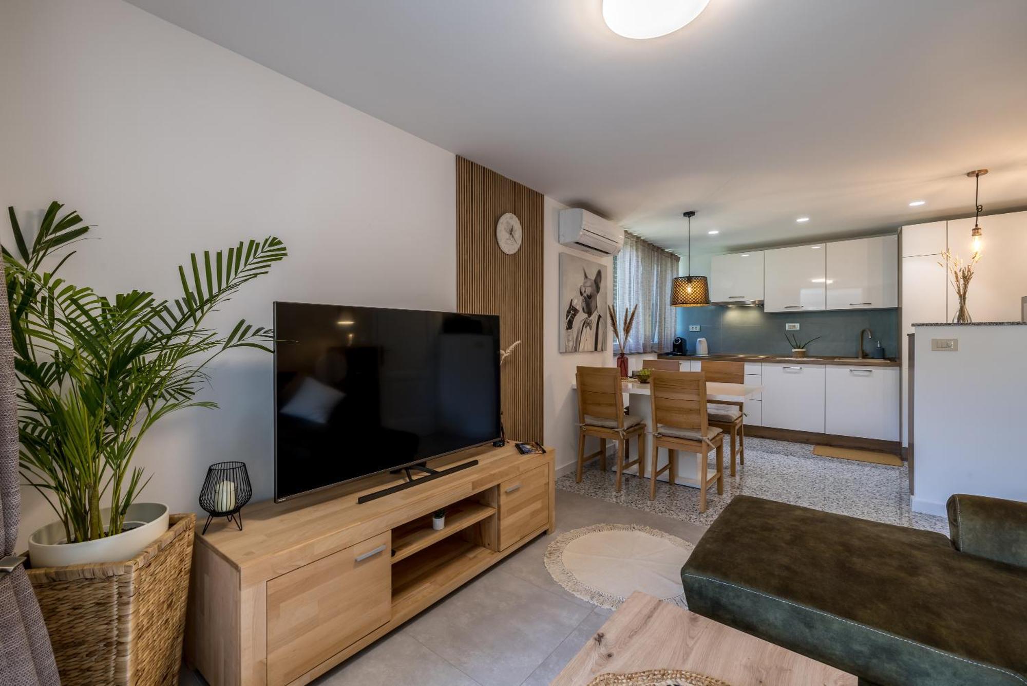 Olive Shade - Apartment Near The Beach Split Bagian luar foto